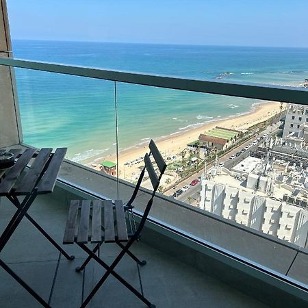 Beachfront Apartment Бат-Ям Экстерьер фото